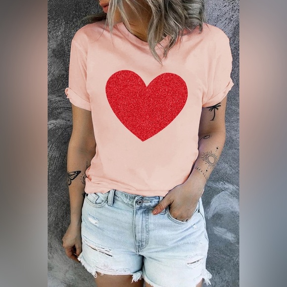 WL Tops - Glitter Heart Graphic T-Shirt